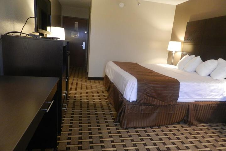 Room 25 of 28