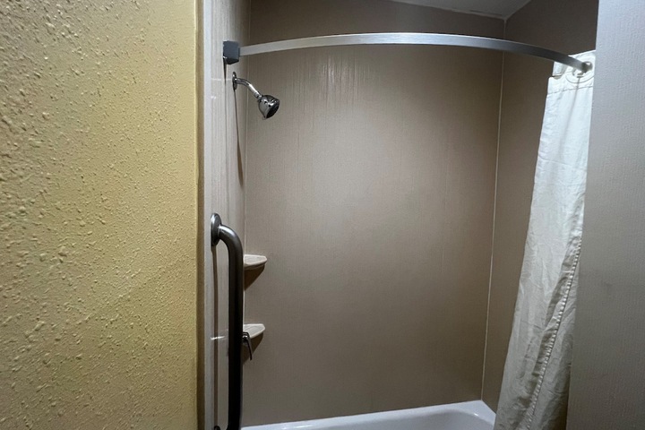Room 17 of 30