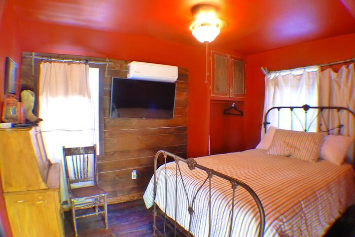 Room 151 of 191