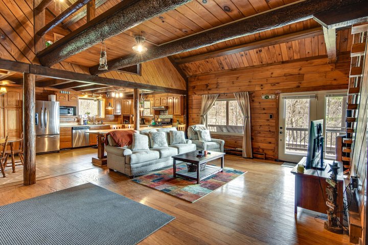 Lock Haven Cabin w / Wood Stove & Mountain View!