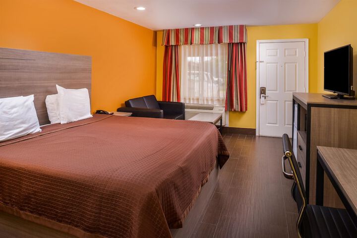 Room 12 of 20
