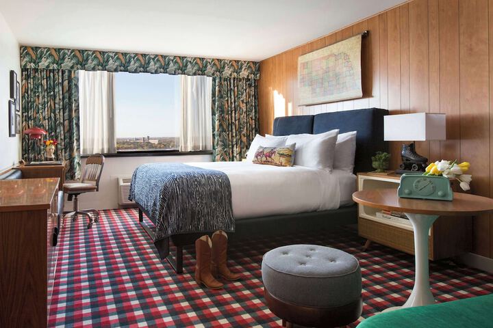 Room 41 of 76
