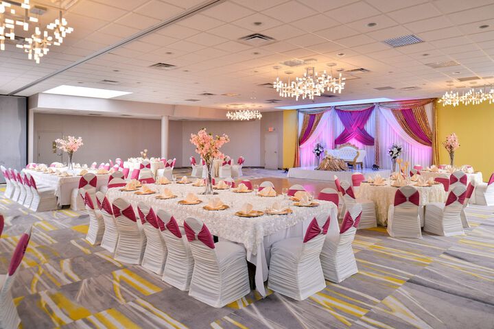 Ballroom/Hall 52 of 58