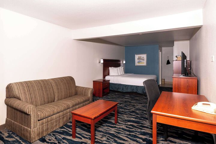 Room 7 of 28
