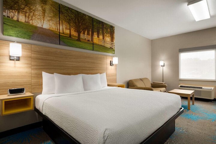Days Inn & Suites by Wyndham Prattville-Montgomery