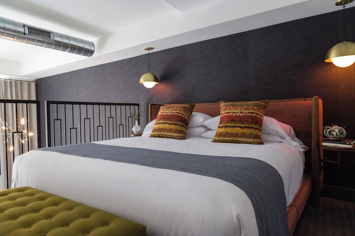 Room 51 of 65
