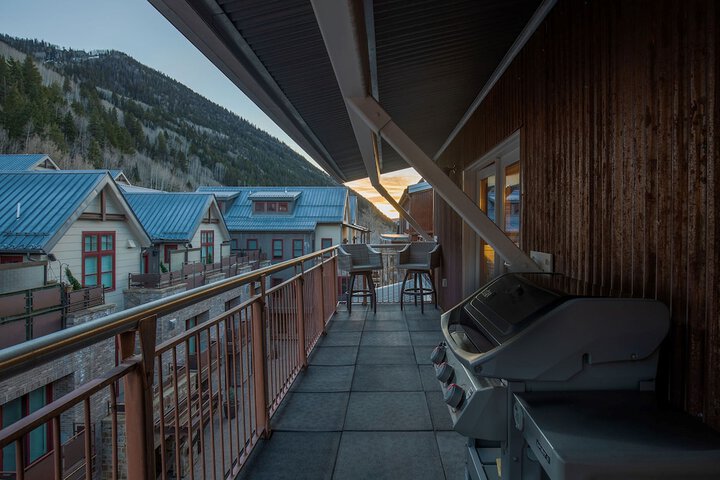 Element 52 Auberge Collection