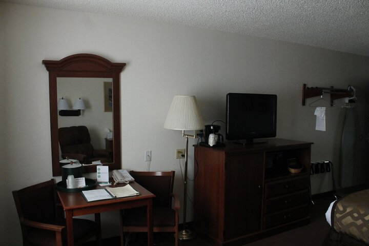 Room 5 of 12