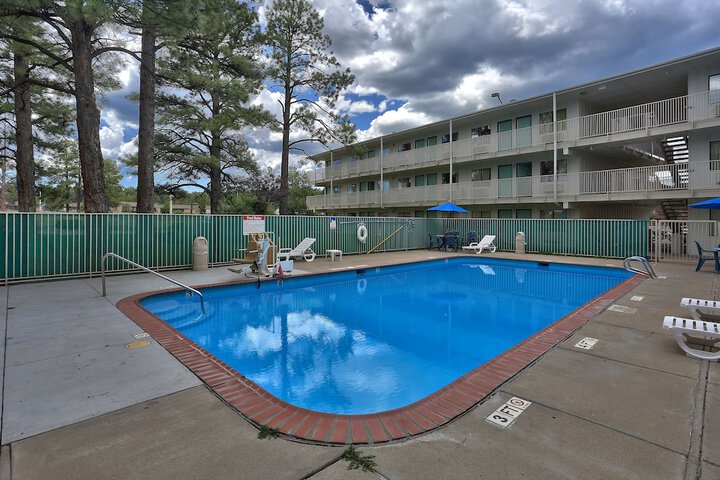 Pool 18 of 51