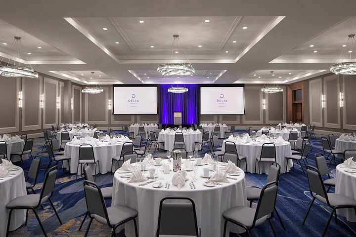 Delta Hotels by Marriott Thunder Bay
