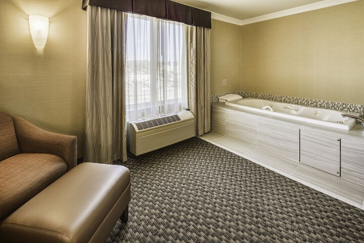 Room 32 of 50