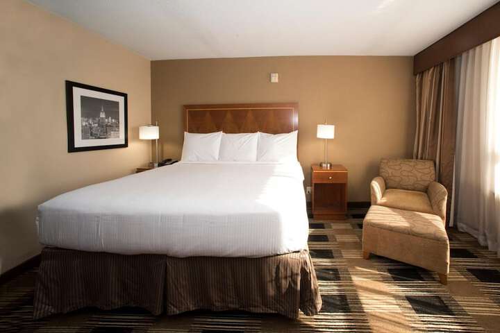 Room 10 of 28