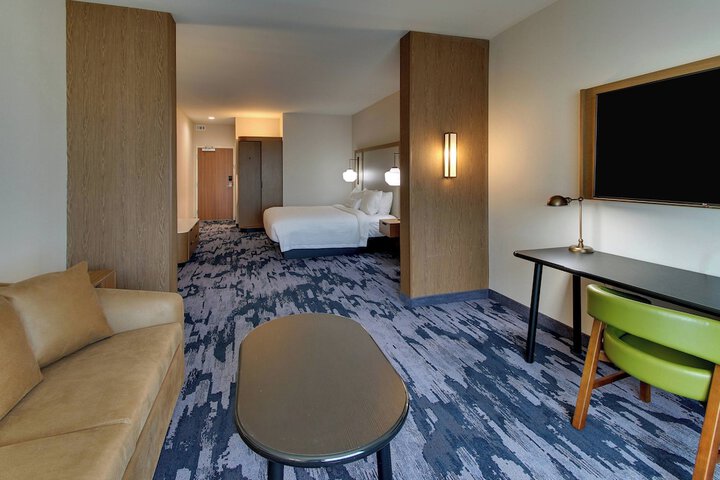 Room 25 of 33