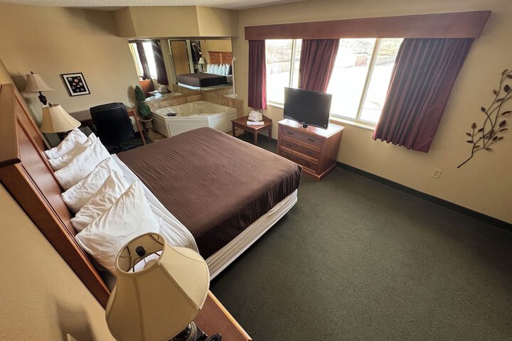 AmericInn by Wyndham McAlester