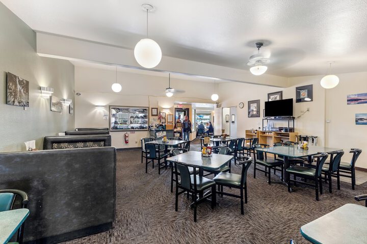 Breeze Inn
