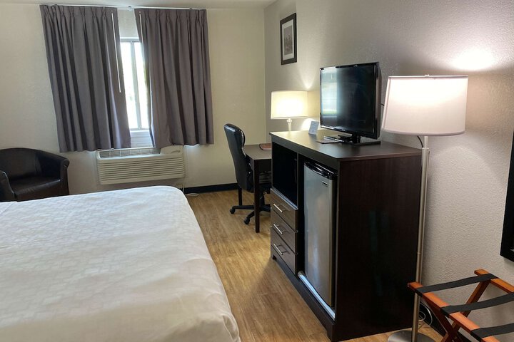 Room 14 of 24