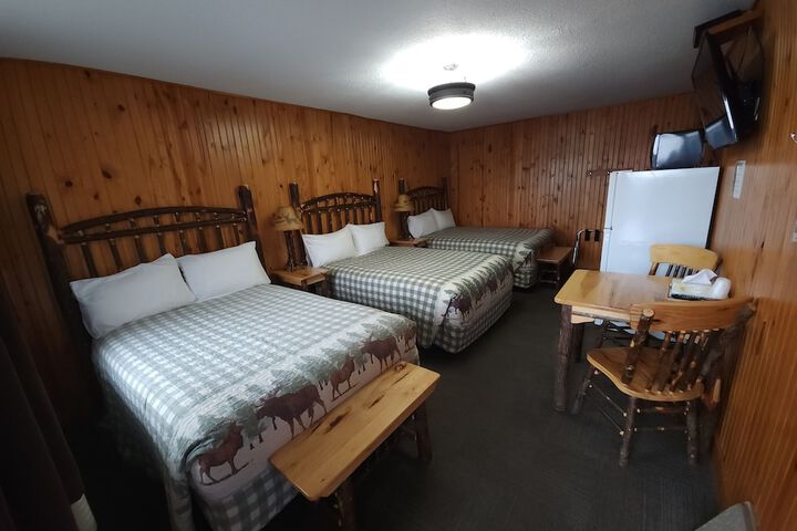 Room 6 of 9