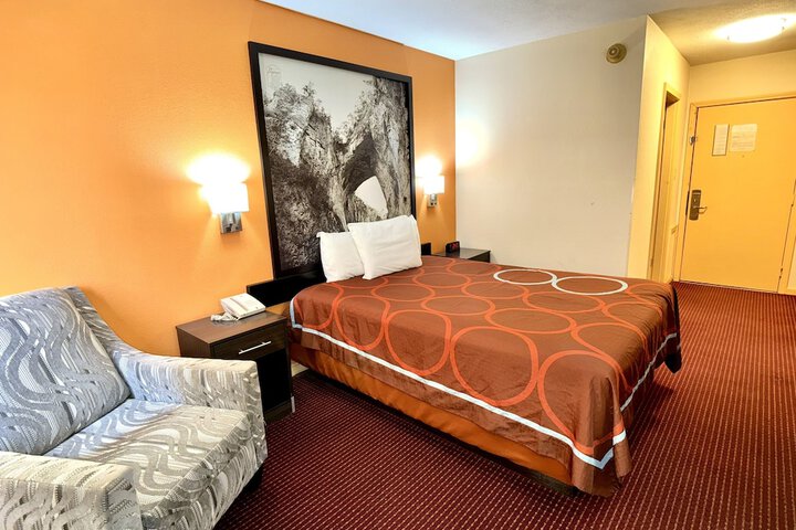 Room 8 of 21