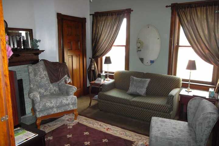 Room 4 of 11