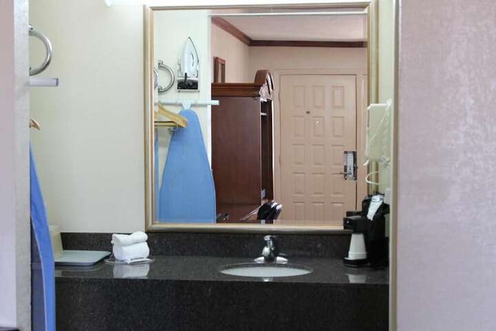 Room 11 of 15