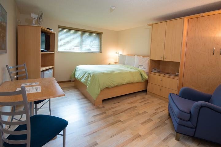 Room 21 of 48
