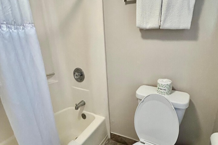 Shining Light Inn & Suites