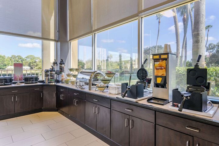 Breakfast/Coffee Service 28 of 30