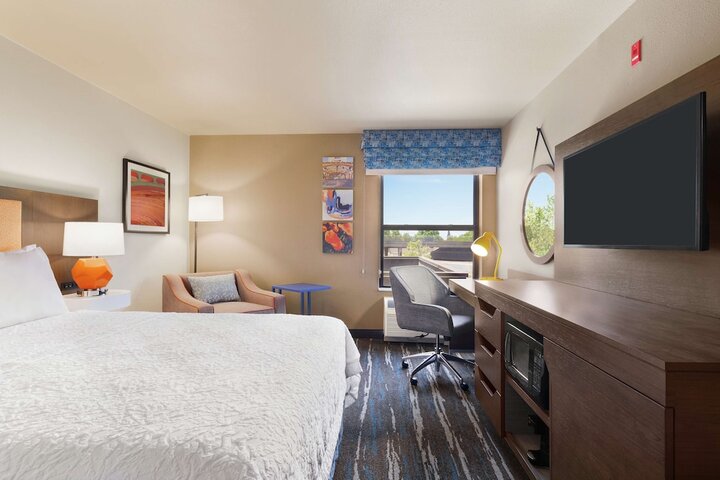 Room 11 of 27