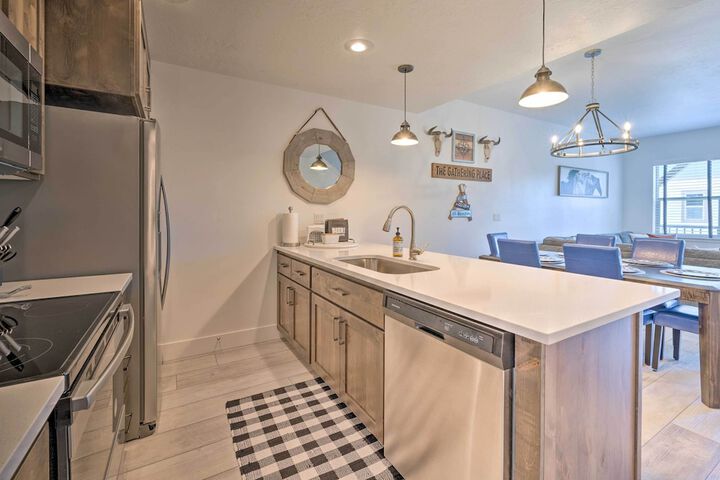 Charming Mccall Townhome: Hike Fish, & Ski!