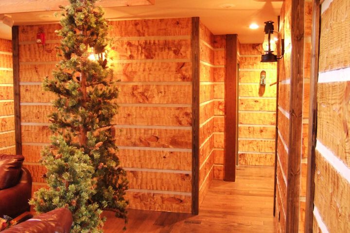 Riverbank Lodge