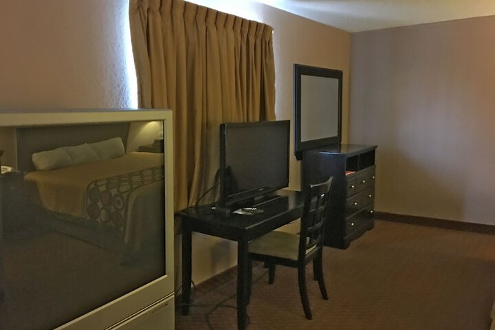 Room 17 of 46