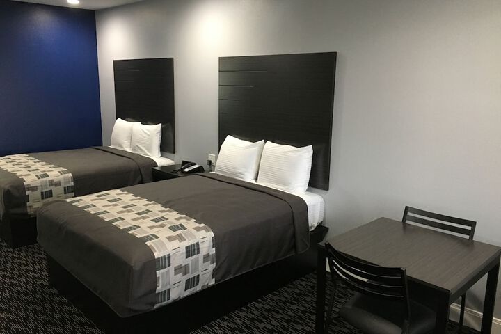 Room 11 of 16