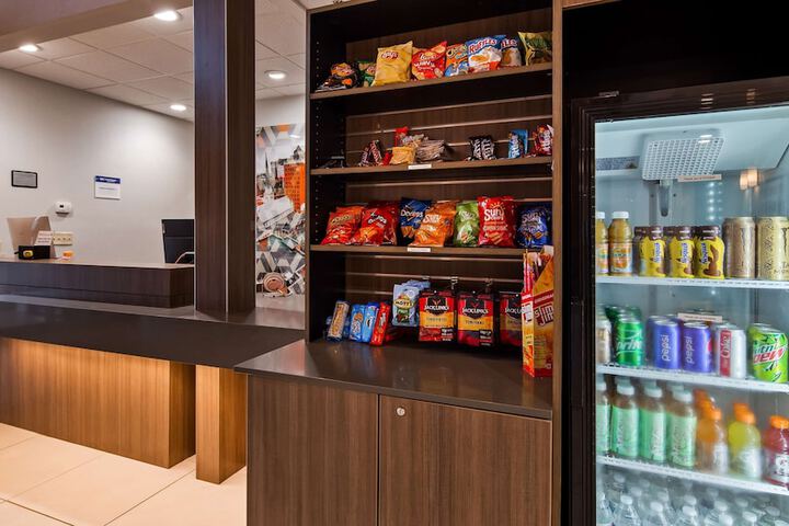 Best Western Plus New Cumberland Inn & Suites