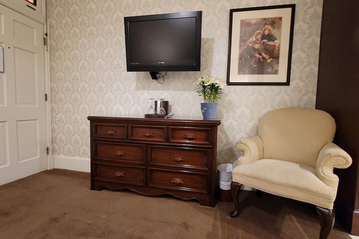 Room 87 of 104