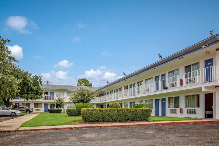 Motel 6 Conroe TX