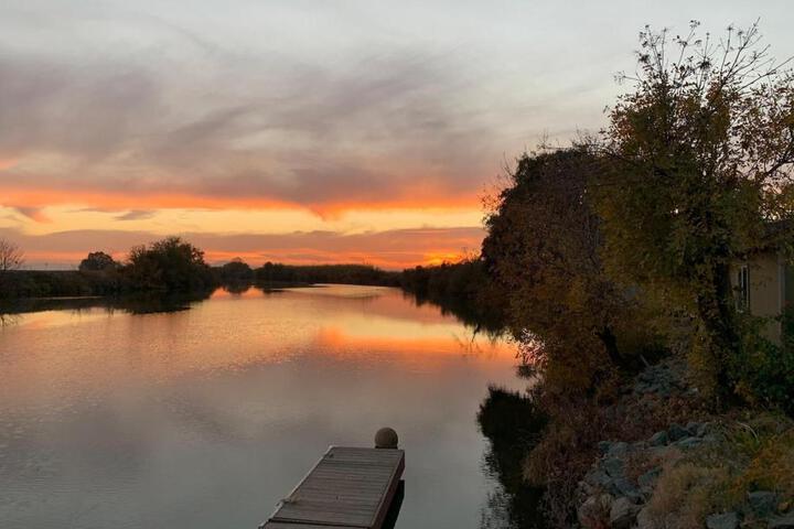 Year-round fishing boating, birding, 1 hr from SF