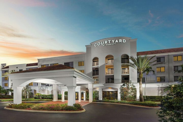 Courtyard by Marriott Stuart