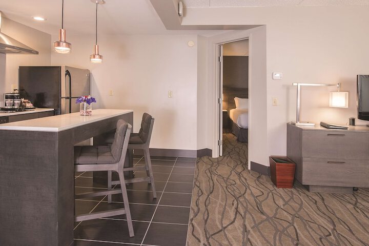 Room 83 of 109