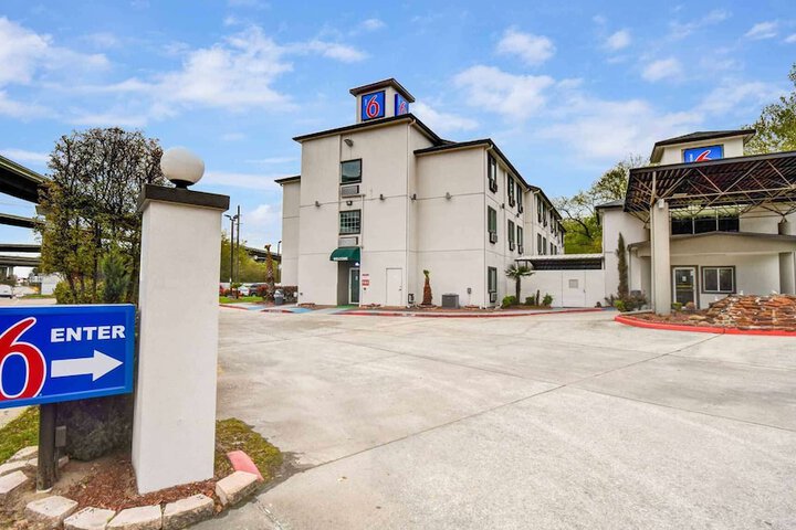 Hotel 3 of 47