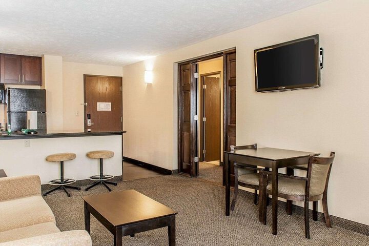 Room 22 of 36