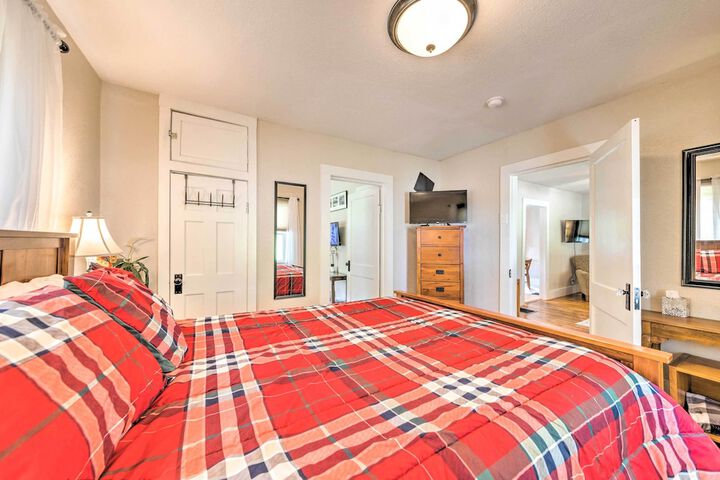 lucky Dawg Pet-friendly Abode Near St. Louis!