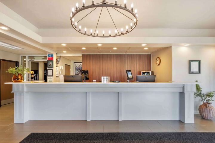 Hotel Interior 10 of 36