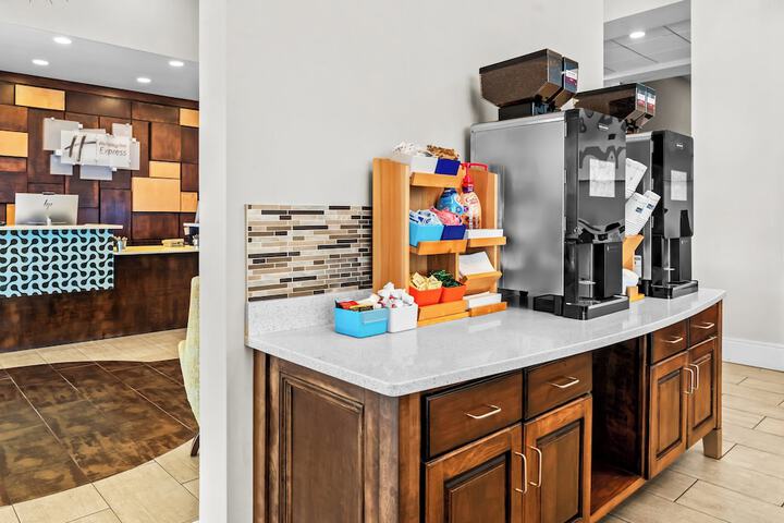 Holiday Inn Express Hotel & Suites Albany by IHG