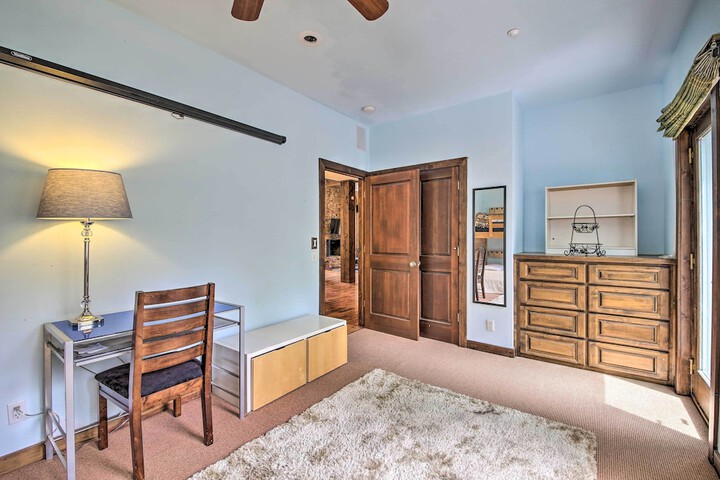 Incredible Lake Arrowhead Home w / Views & Decks!