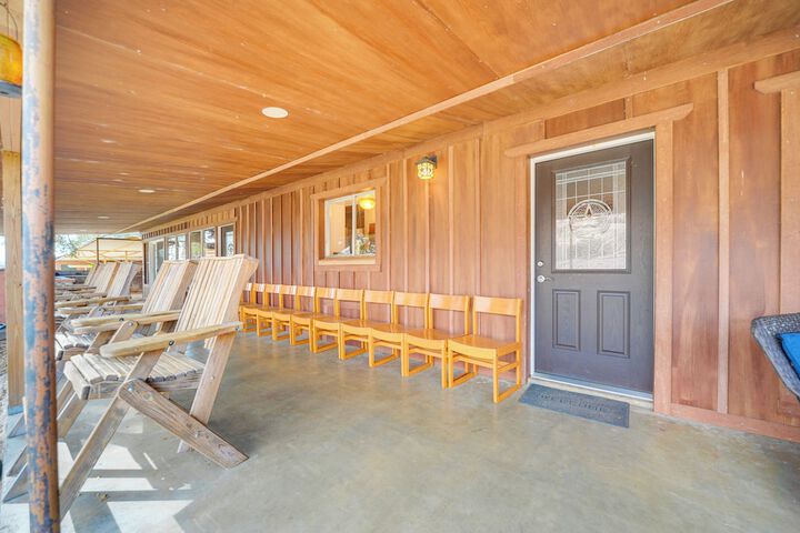 Rustic & Western House on Lake - Swim & Fish!