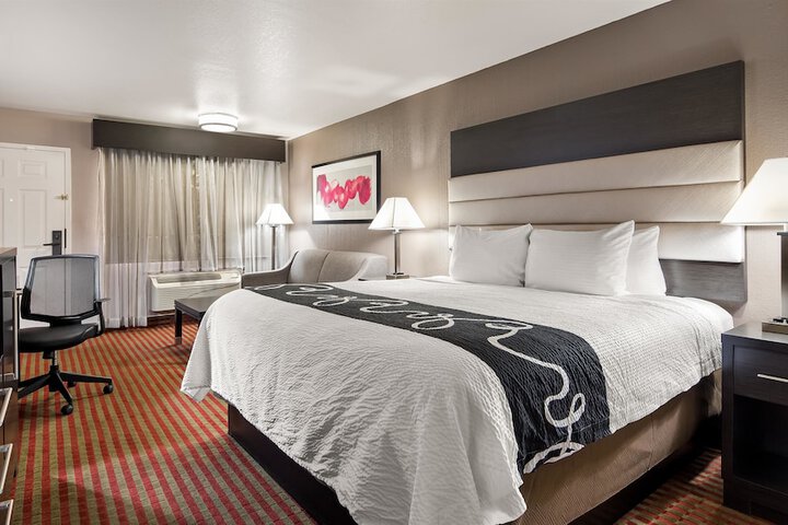 Room 10 of 20