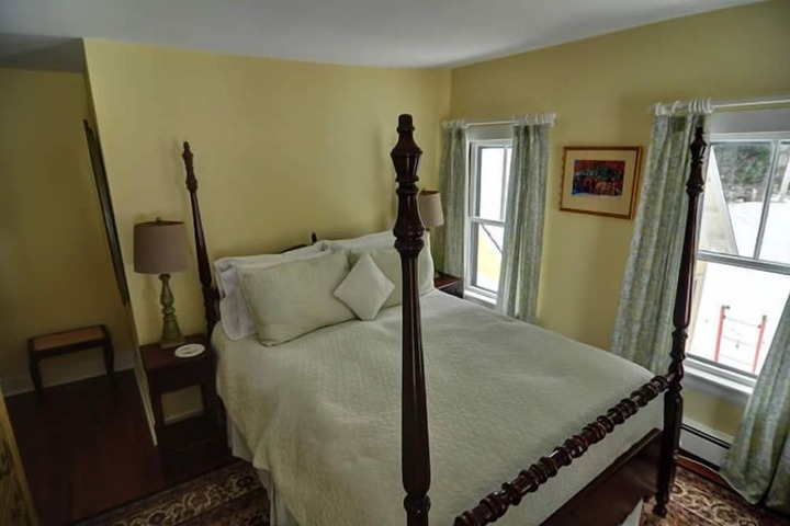 RiverWood Inn
