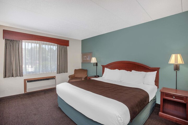 Room 17 of 25