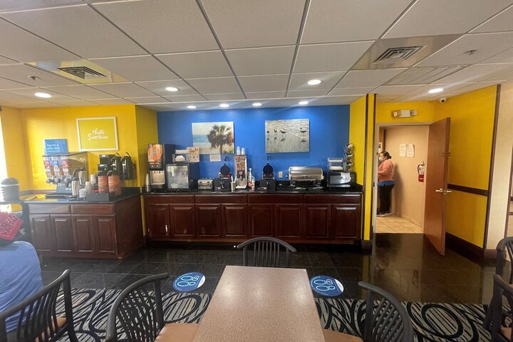 Breakfast/Coffee Service 17 of 19