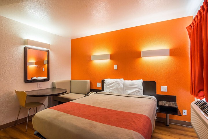 Room 28 of 57
